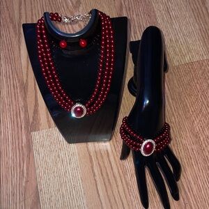 Elegant burgundy jewelry set